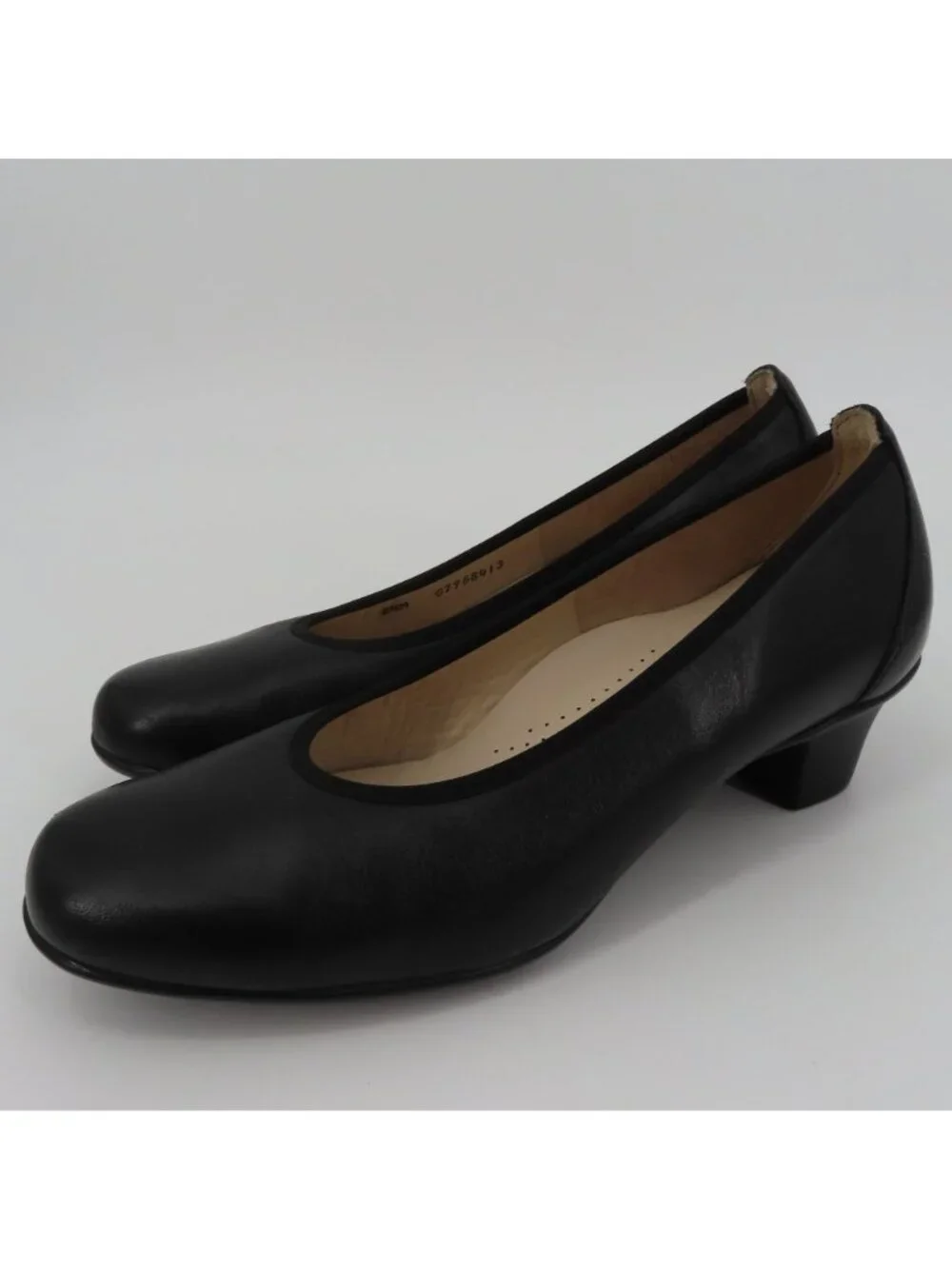 SAS MILANO Women 8.5 M Black Leather Round Toe Heels Pumps Shoes Made in USA